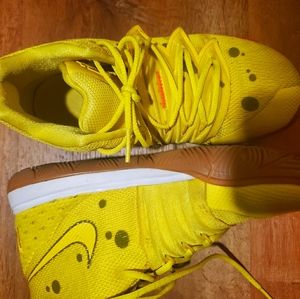 Spongebob Kyrie 5 Nikes